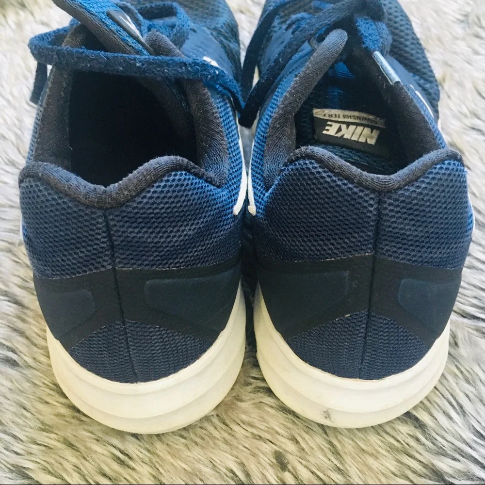 Nike Downshifter 7 boy’s navy sneakers size youth 6.5